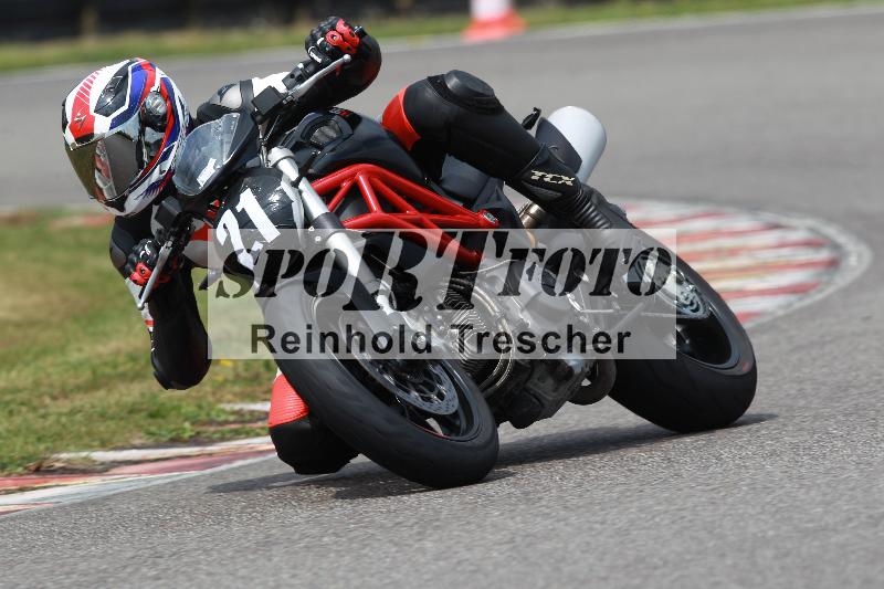 Archiv-2022/13 25.04.2022 Plüss Moto Sport ADR/Freies Fahren/21